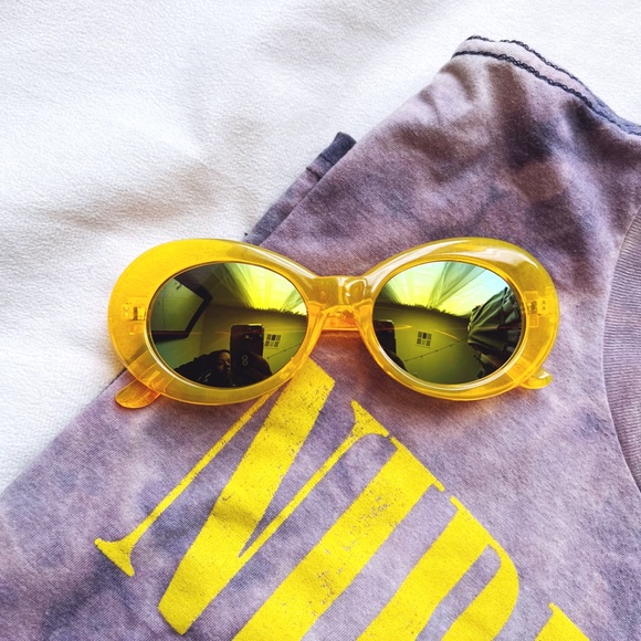 90’s Style Sunglasses - Picture 1 of 7